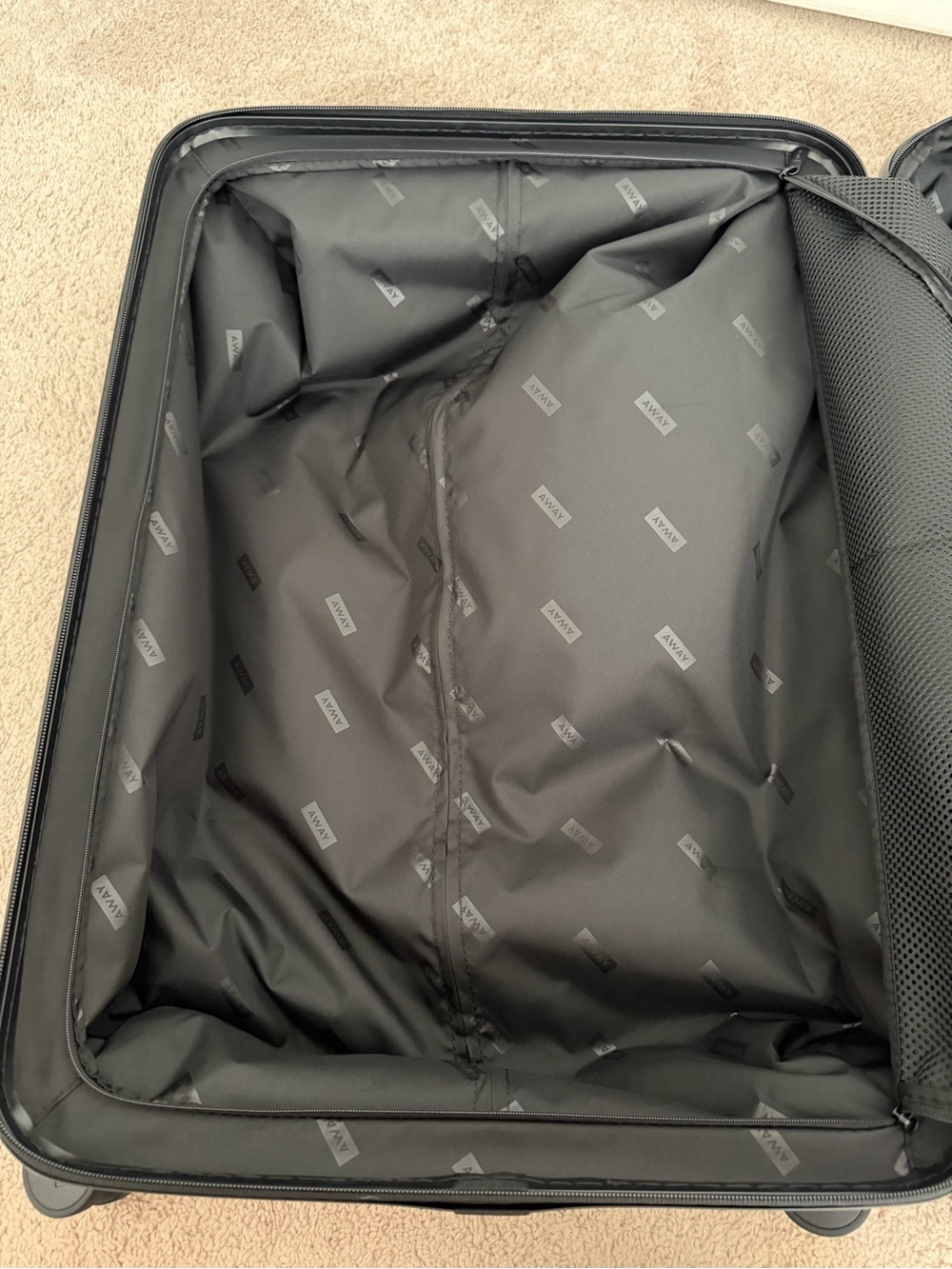 Brand New Away Travel The Medium Flex Check Bag in Navy Blue - Picture 8 of 10